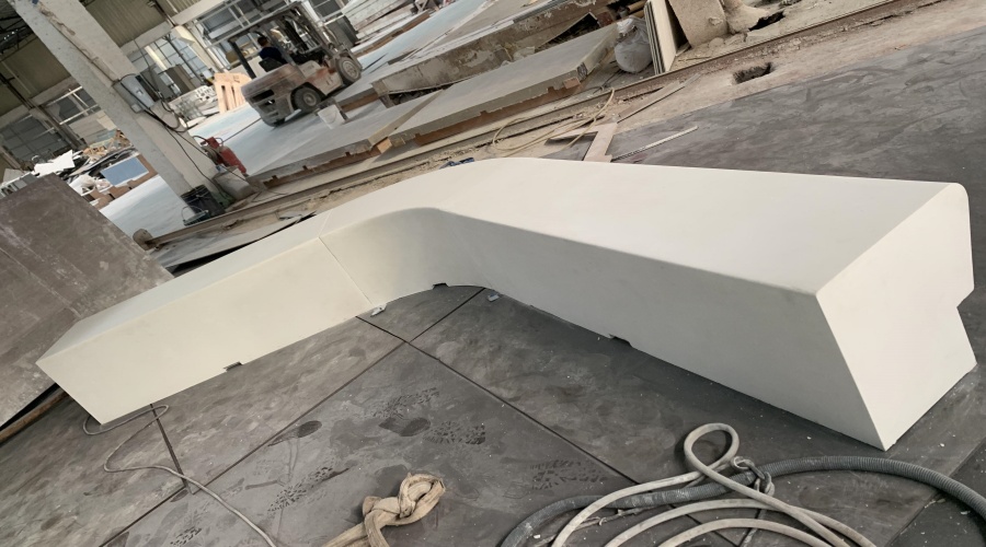 飾紀(jì)上品GRC廠家：新疆體育公園GRC坐凳樹(shù)池造型工程